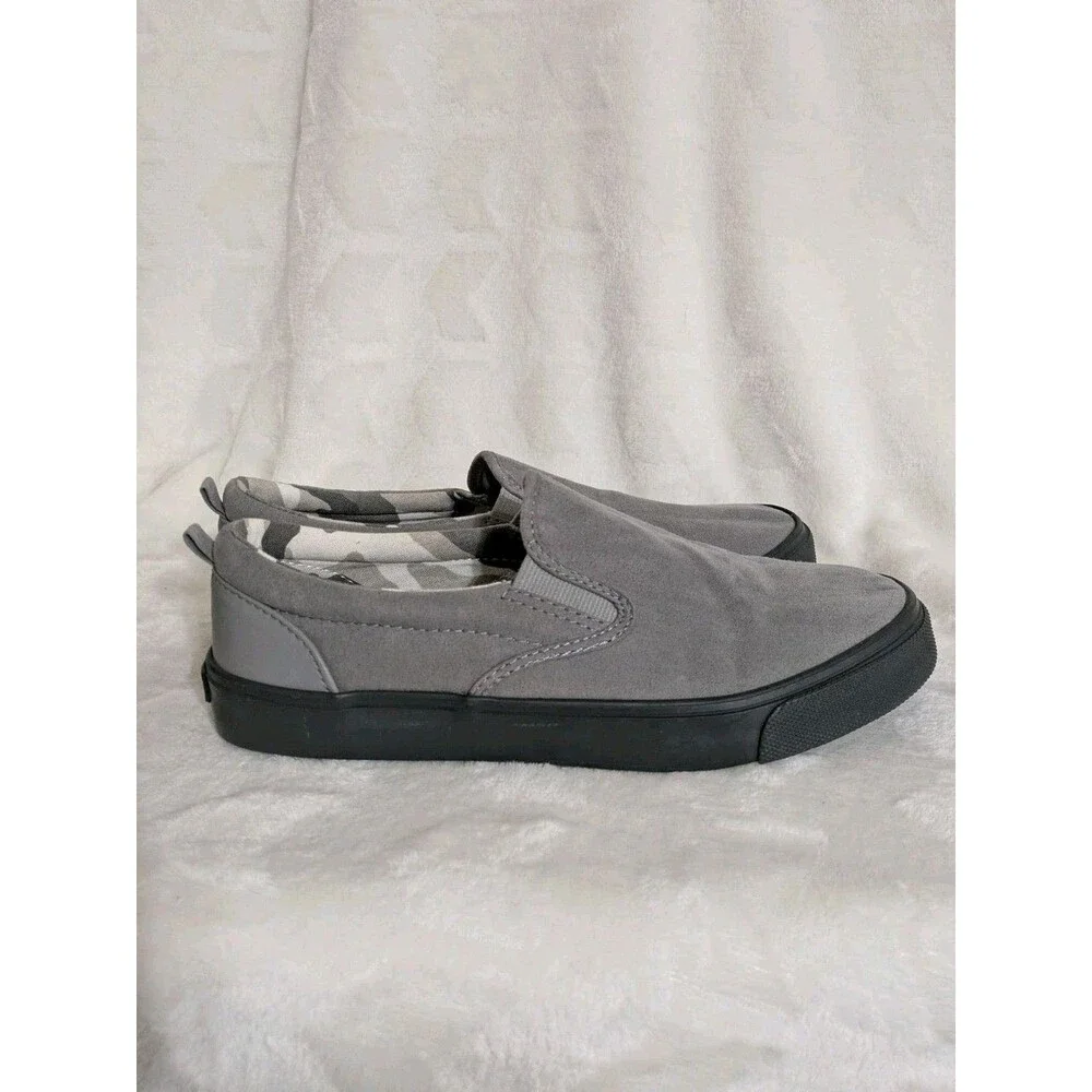 Youth Boy's Old Navy Slip On Sneakers - Size 6